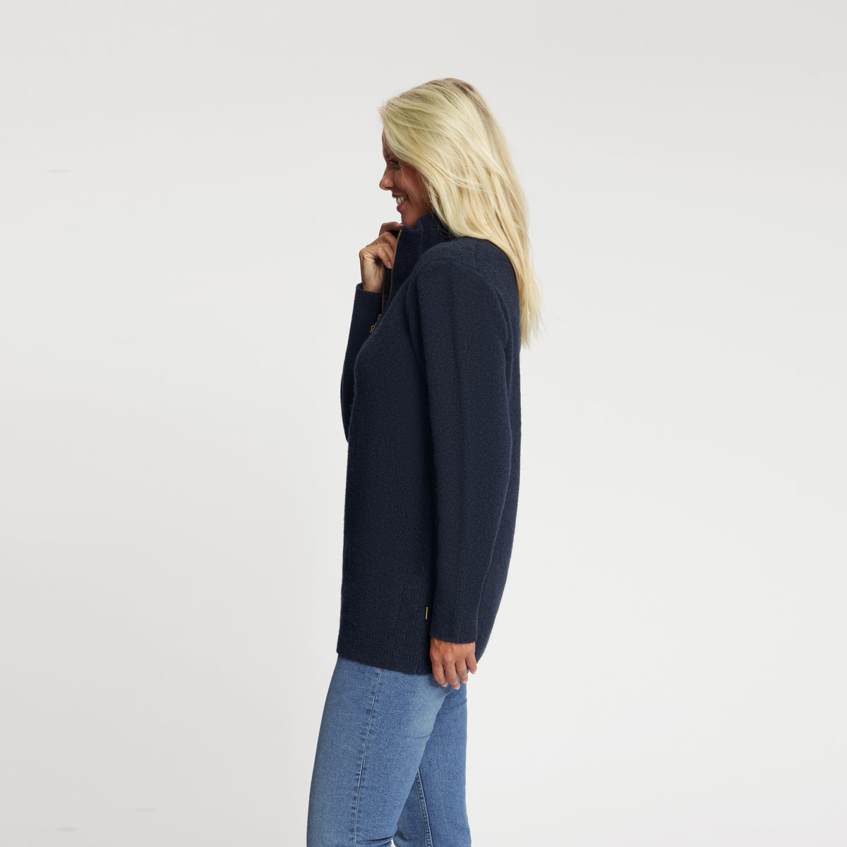 Nia Women - Mid-Length Outdoor Vest - Navy MV3